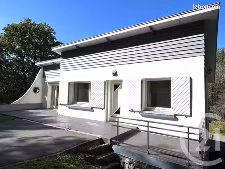 maison 11 pièces 215 m²
