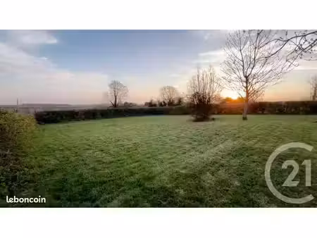terrain 470 m² lacres