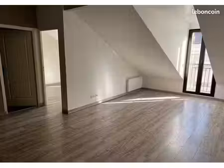 2 pièces à etampe proche gare
