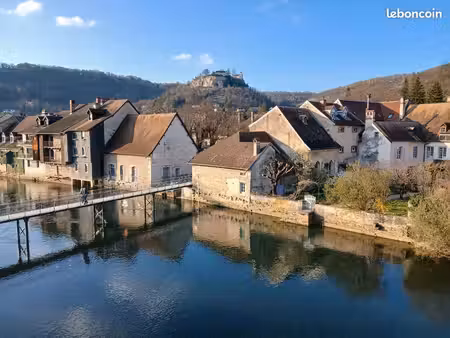 grand f2 66m2 au calme sur loue centre ornans