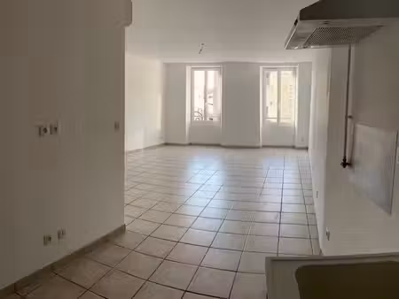 appartement 4 pièces 80 m2 centre village
