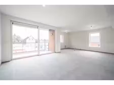 appartement 2 chambres avec terrasse  cave et parking