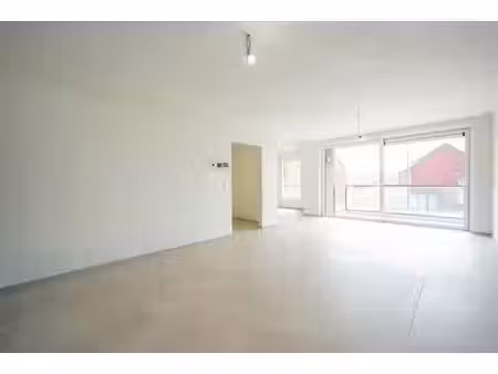 appartement 2 chambres avec terrasse  cave et parking