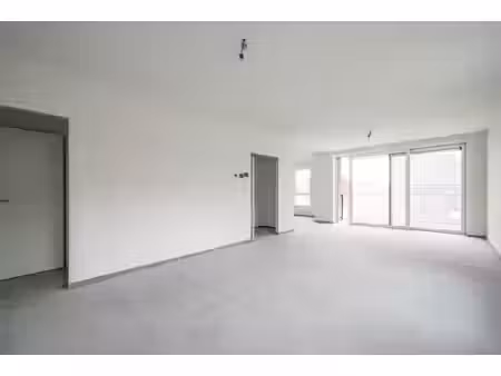 appartement 2 chambres avec terrasse  cave et parking