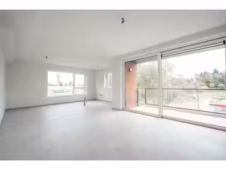 appartement 2 chambres avec terrasse  cave et parking