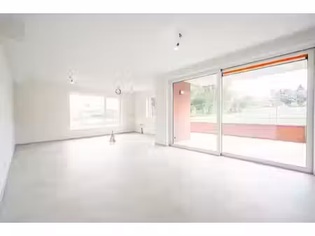 appartement pmr 2 chambres avec terrasse  cave et parking