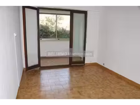 2 pieces cabine de 31 54 m2 + loggia + garage