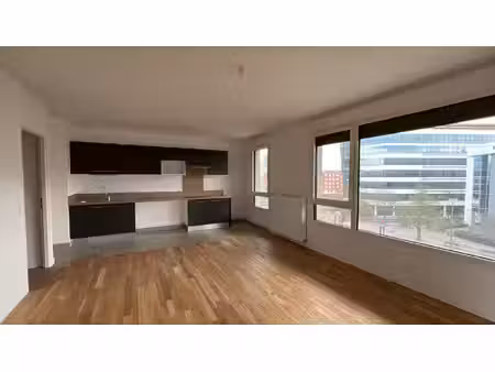 t3 lumineux de 63m²
