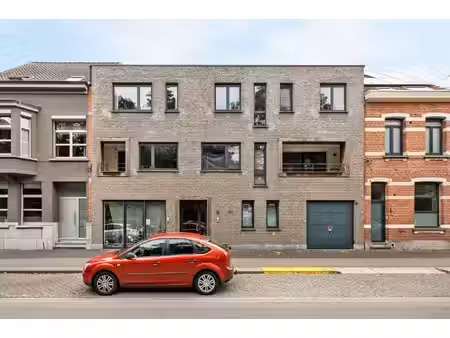 topgelegen éénslaapkamerappartement met ruim terras en staanplaats in centrum kapellen!