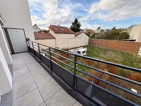 appartement 2 pièces de 41 05 m2 avec balcon et parking  neuilly-plaisance
