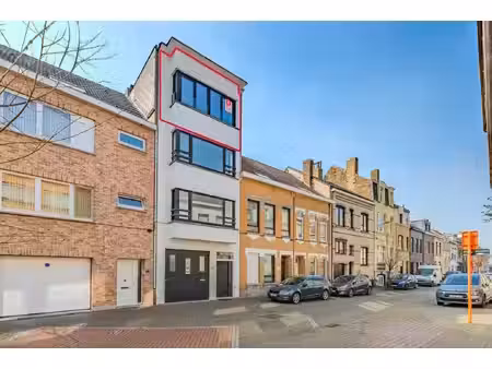 instapklaar 2-slaapkamer appartement te koop te oostende