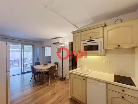 appartement à louer - 730 €
