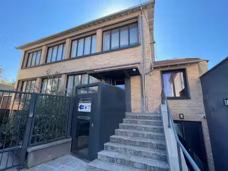 la varenne st hilaire quartier champignol - bureaux de stand