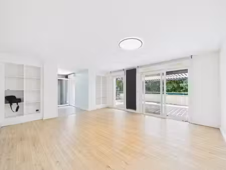 chambéry au calme t4 en excellent état avec 70 m2 de terra