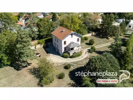 maison de maître ceyzeriat 8 pièce(s) 210 m2 terrain 4166 m2 constructible