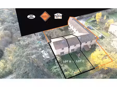 a saisir! 2 plateaux de 80 à 85 m2 au coeur d'une belle demeu