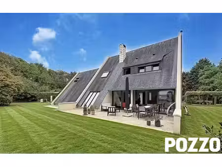 jullouville à 4 mn des plages maison de 155 m² avec piscine couverte et dépendance