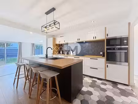 maison 44840
