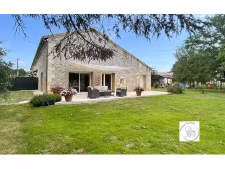 maison de charme - peujard/cubnezais 33240