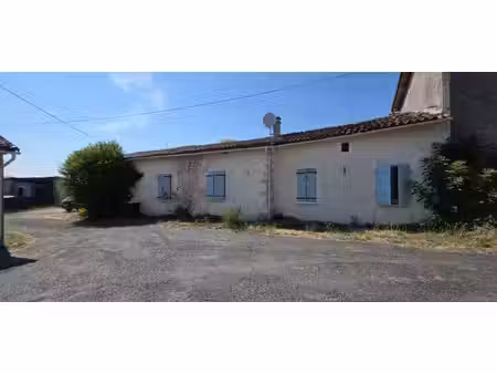 maison de campagne plain pied  3 chambres  5283m² de jardin à saint-coutant (16)