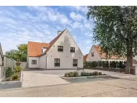 landelijke woning met vier slaapkamers en prachtige tuin