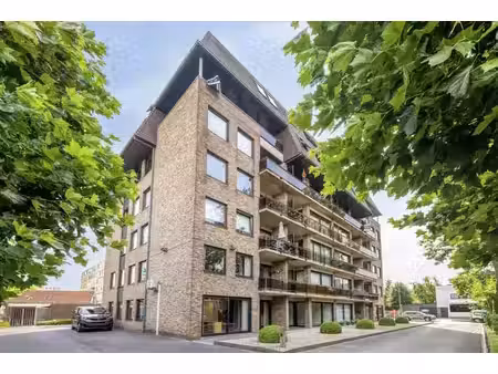 espace de bureau ou de cabinet d'environ 75m² à vendre à roe