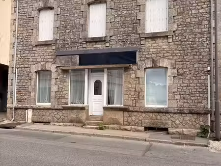 maison de caractère au coeur de pluméliau