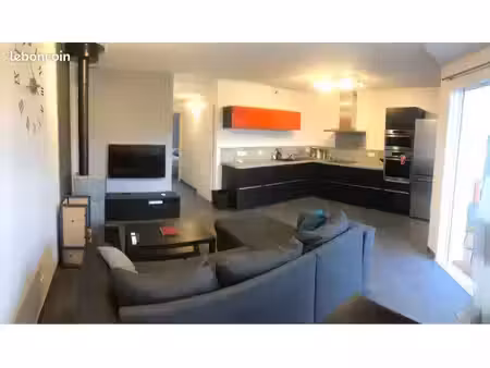 t2 meublé 48 m² avec jardin clos  garage et parking