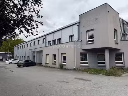 location local commercial