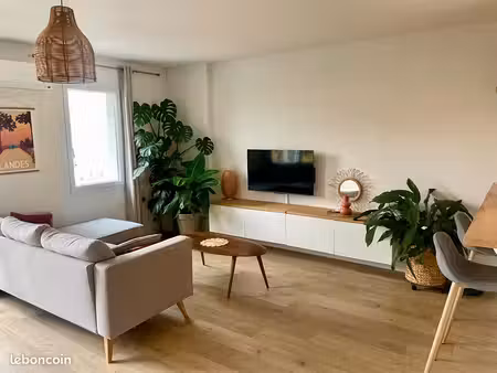 jolie maison climatisée et rénovée de 75m2 - 2 chambres - 1100 euros charges comprises