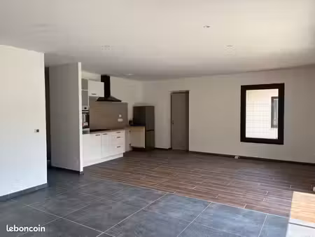 villa 4 pièces 90 m²