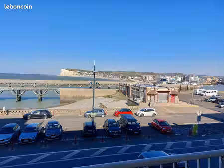 studio centre ville et vue mer