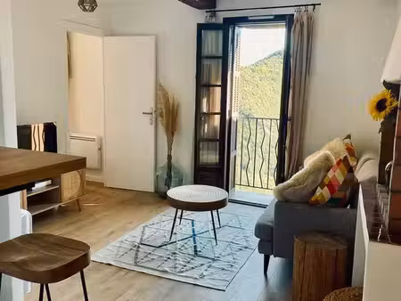 location hauteurs monaco  vue imprenable  2 pièces refait à neuf  meublé  cuisine séparée 