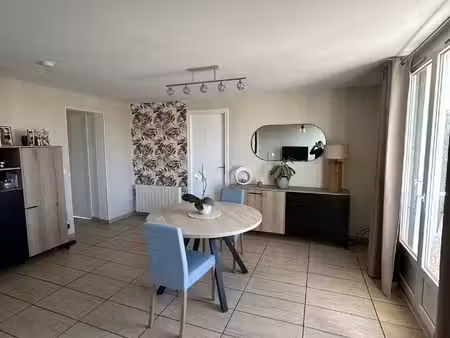 loue appartement t3 63m2 770 euros charges comprises avec garage