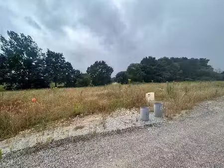 vente terrain 300 m² à vérines (17540)  81 000 €