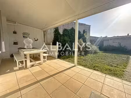 maison meublée avec jardin  terrasse couverte et dépendance