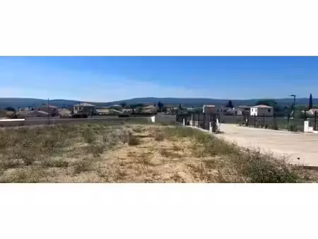 vente terrain 500 m² à le cailar (30740)  150 000 €