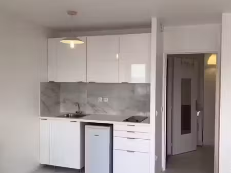 location meublée appartement 1 pièce 35 m² à évry-courcouronnes (91000)  750 €