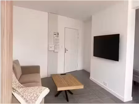 location meublée appartement 35 m² à uzès (30700)  692 €