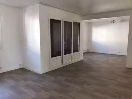 a louer centre-ville de louviers appartement avec 3 chambres