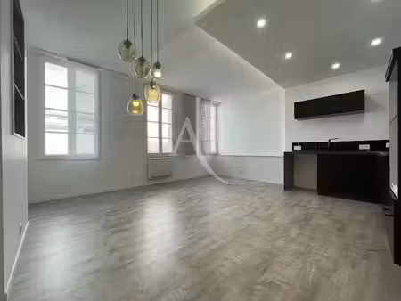 location appartement 3 pièces 88 m² à saintes (17100)  800 €