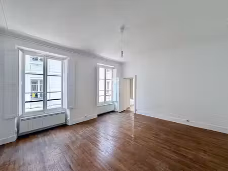 'versailles notre dame' - bel appartement 3 pièces de 62 m2 avec grenier !