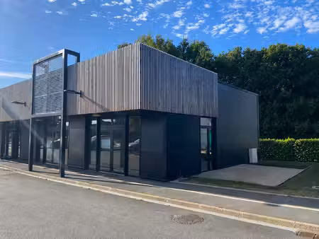 a louer - secteur auray- local commercial de 110 m² environ
