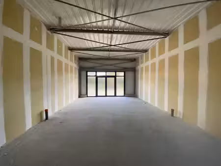 a louer - secteur auray- local commercial de 55 m² environ