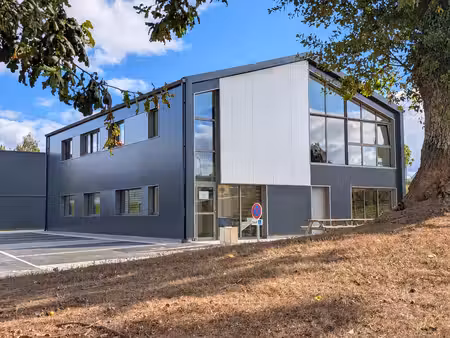a vendre - plateau de bureaux de 150 m² environ - josselin
