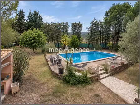 maison de 148 m² terrain de 2 905 m² avec piscine