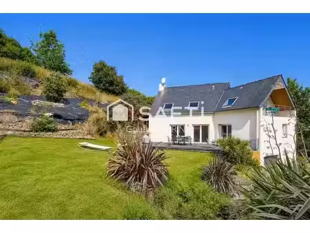 location meublée maison 5 pièces 138 m² à quimper (29000)  1 690 €