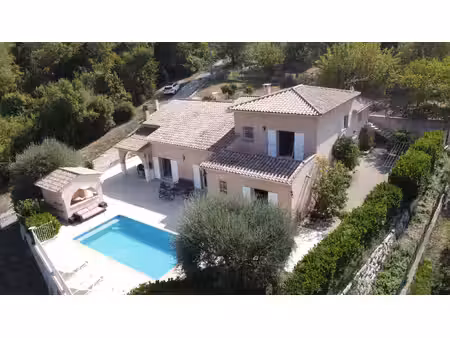 villa familiale avec piscine et vue panoramique a magagnosc