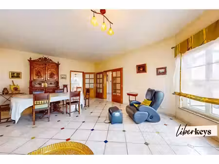 lumineuse et spacieuse maison moderne de 187m2