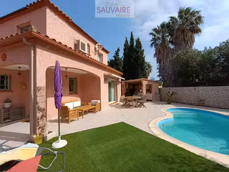 villa 4 faces avec piscine 145 m2 4 chambres et multiple